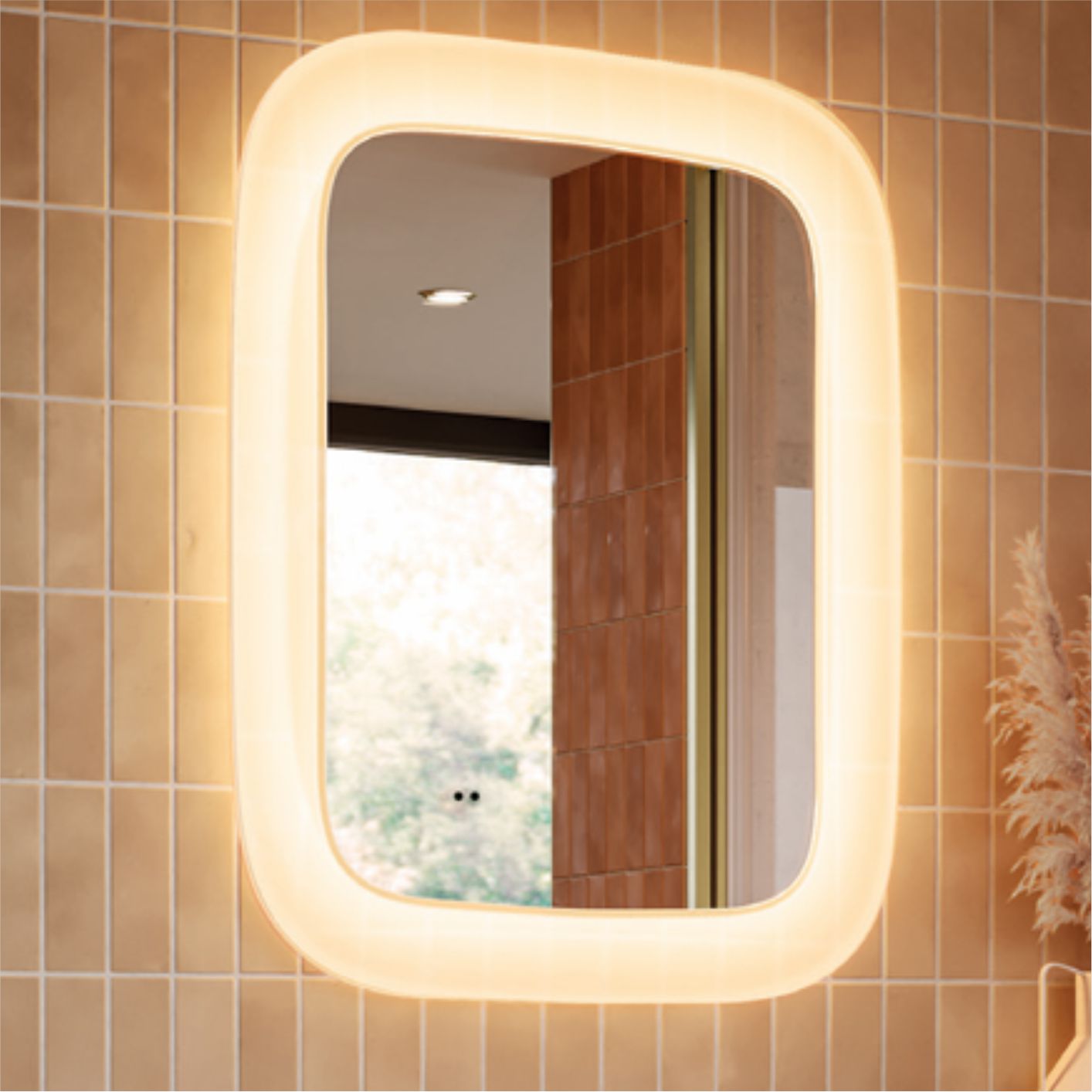 Callio Curve 60 Callio Curved LED Mirrors - Image 1